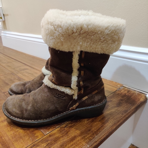 UGG leather rain/winter boots - Picture 6 of 7